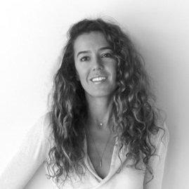 Anna Akbari Headshot