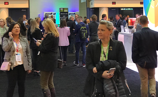 trade-show-people.png