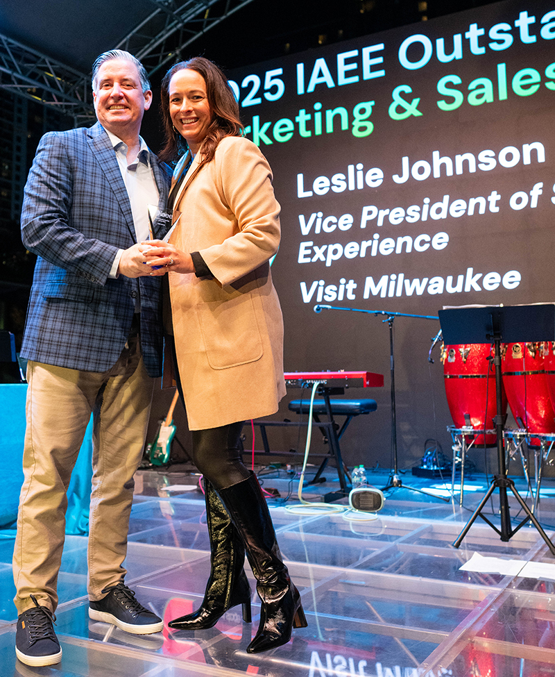 IAEE Awards Committee Immediate Past Chairperson Bob O’Connell presents Leslie Johnson with the IAEE Outstanding Marketing & Sales Award at the ceremony held during Expo! Expo! IAEE’s Annual Meeting & Exhibition 2025 in Houston, TX.