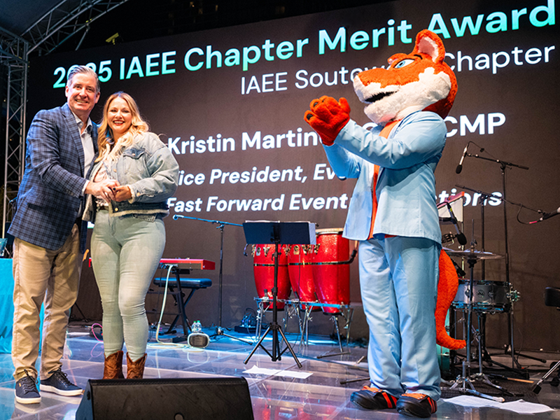 IAEE Awards Committee Immediate Past Chairperson Bob O’Connell presents Kristin Martinez with the IAEE Chapter Merit Award at the ceremony held during Expo! Expo! IAEE’s Annual Meeting & Exhibition 2025 in Houston, TX.